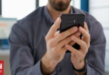 202c3c0b using smartphone og.jpg