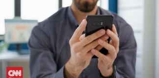 202c3c0b using smartphone og.jpg