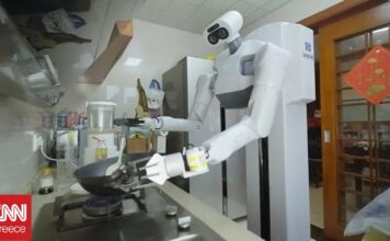31014592 robot housework 1 og.jpg