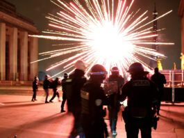 astynomia parisi reuters 1200x630.jpg
