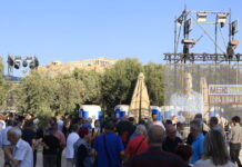 ekdlosi tsipra komma 1200x630.jpg