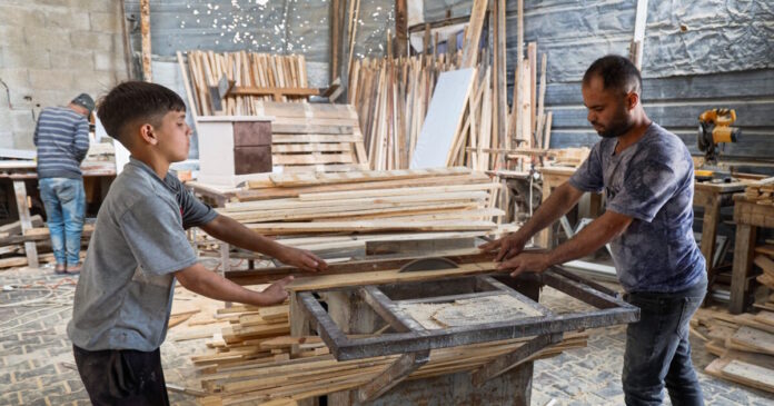 gaza carpenters reuters 3 1200x630.jpg