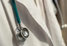 «Μπάχαλο» με το σύστημα ηλεκτρονικής συνταγογράφησης: Στέλνουν γυναίκα για εξέταση σπέρματος giatros ygeia istock 1200x630.jpg