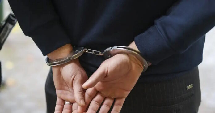 handcuff xeiropedes 15052026 1200x630.jpg