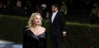 kate moss1 1200x630.jpg