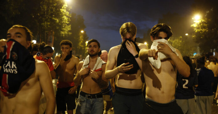 paris saint germain fans 1200x630.jpg