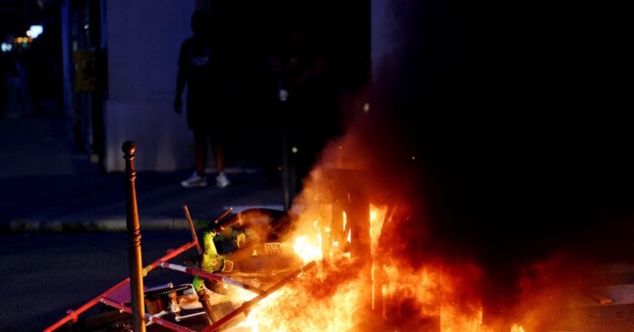 parisi epeisodia pari reuters 1200x630.jpg