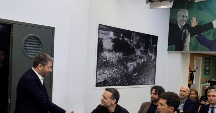 pasok androulakisdoukas 1200x630.jpg