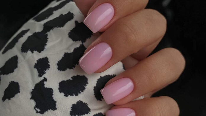 pinknails.jpg pinknails.jpg