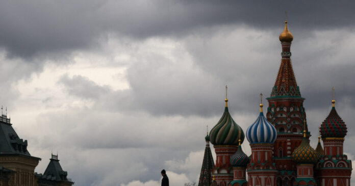 red square r 1200x630.jpg