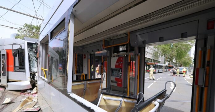 tram diseldorf 1 1200x630.jpg