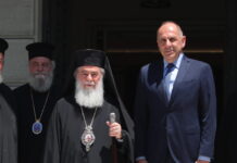 Γεραπετρίτης προς Πατριάρχη Θεόφιλο: «Τα δικαιώματα του Πατριαρχείου Ιεροσολύμων είναι υπόθεση όλου του Ελληνισμού» gerapetritis theofilos 1200x630.jpg