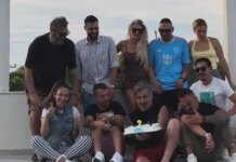 Ο Γιώργος Μαυρίδης γιόρτασε τα 48α γενέθλιά του με τους φίλους του – Τα αναμνηστικά βίντεο και ο «τουρτοπόλεμος»