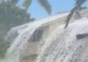 Χαβάη: Γιγάντιο κύμα «χτύπησε» σπίτια και ξήλωσε στέγες – Το εντυπωσιακό βίντεο που κάνει τον γύρο του διαδικτύου