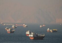 Ιρανικά πλοία πέρασαν τα Στενά του Ορμούζ – Τέλος στον αμερικανικό ναυτικό αποκλεισμό μετά τη συμφωνία με τις ΗΠΑ