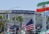Ιράν: Διαδηλώσεις με σημαίες του Σάχη έξω από το SoFi Stadium του Λος Άντζελες