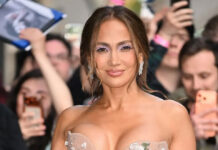 Jennifer Lopez: Bronze μακιγιάζ με λιλά σκιά γίνεται το απόλυτο καλοκαιρινό trend lopezmob.jpg
