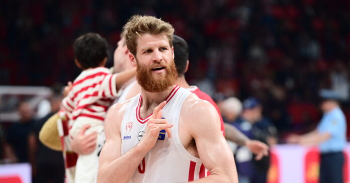 walkup olympiacos 1200x630.jpg