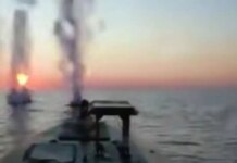 Βίντεο: Καρέ καρέ η επίθεση ουκρανικού drone σε ρωσικό τάνκερ στην Κριμαία – Πώς κατάφερε να ξεφύγει από τα ρωσικά πυρά και να φτάσει στον στόχο