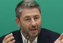 Ανδρουλάκης στο TikTok: Οι δεσμεύσεις του ΠΑΣΟΚ για τις μικρομεσαίες επιχειρήσεις