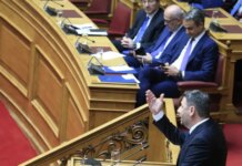 Μείωση 10 λεπτά στη βενζίνη και 5 λεπτά στο diesel έως τέλος Αυγούστου, ανακοίνωσε ο πρωθυπουργός – Αποκάλεσε «πολιτικό Λάζαρο» τον Ανδρουλάκη