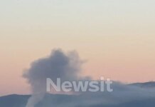 Πάρκο Γουδή: Περιορίστηκε η μεγάλη φωτιά στο παλιό κτίριο του θεάτρου Badminton – Εικόνες από το drone του newsit.gr