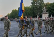 Η Γαλλία γιορτάζει την 14η Ιουλίου: Η μεγάλη στρατιωτική παρέλαση στο Παρίσι για την Ημέρα της Βαστίλης με ελληνικό χρώμα