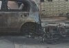 Κυψέλη: Αυτοκίνητο κάηκε ολοσχερώς από φωτιά που ξέσπασε σε ηλεκτρικό σκούτερ