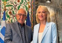 Δούρου στην πρώτη συνάντησή της ως πρόεδρος της ΚΟ του ΣΥΡΙΖΑ με τον Κακλαμάνη: «Θα δώσουμε μάχη απέναντι στην απαξίωση της πολιτικής»