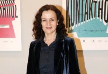 Καρυοφυλλιά Καραμπέτη: «Όταν διαβάζω τρισάθλιες ειρωνείες εις βάρος των γυναικών, προσβάλλομαι προσωπικά»