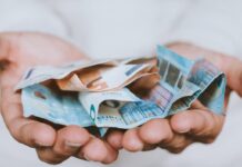 ΙΟΒΕ: Βελτιωμένος ο δείκτης οικονομικού κλίματος – Τι δείχνουν τα στοιχεία για την καταναλωτική εμπιστοσύνη