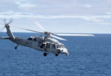 Ελικόπτερο των ΗΠΑ έκανε αναγκαστική προσθαλάσσωση στην Αραβική Θάλασσα – Σώα τρία μέλη του πληρώματος, έρευνες για τον τέταρτο
