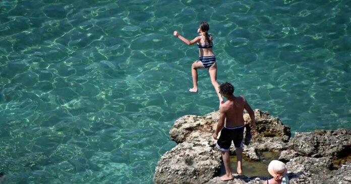 paralia-zesti-eurok-1200x630.jpg