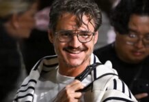 Ο Πέδρο Πασκάλ κάνει διακοπές στην Ύδρα