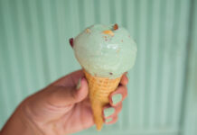 Pistachio milk nails: Η απόχρωση του πράσινου που θα σας χαρίσει ένα “quiet luxury” μανικιούρ