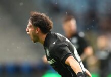 Ντινάμο Κιέβου – ΠΑΟΚ: Οι πανηγυρισμοί οπαδών και παικτών στη βροχή