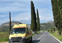 Τροχαίο δυστύχημα στη Λέρο: Γυναίκα παρασύρθηκε από φορτηγό που έκανε όπισθεν