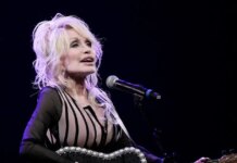 Ντόλι Πάρτον: Η βασίλισσα της κάντρι που «άγγιζε» το κοινό με τα τραγούδια της – Από την φτώχεια στη ζωή γεμάτη στρας