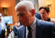 Άντονι Φάουτσι: Οι έγκυες δεν είχαν συμπεριληφθεί στις αρχικές κλινικές δοκιμές των εμβολίων κατά του κορονοϊού