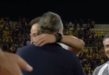 Η ιπποτική κίνηση του Μάριου Ηλιόπουλου: Μπήκε στο γήπεδο μετά το τέλος του ΟΦΗ – ΑΕΚ και συνεχάρη τον Χρήστο Κόντη