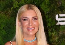 Κατερίνα Καινούργιου: Με τον Παναγιώτη Κουτσουμπή και την κόρη τους στα Χανιά – Οι εικόνες από εστιατόριο