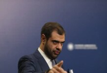 Μπρίφινγκ η επιστροφή: Η ενημέρωση των πολιτικών συντακτών επανέρχεται από τη Θεσσαλονίκη