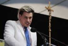 Ο ακροδεξιός Μίλο Γιαννόπουλος κρατείται στη Λουιζιάνα από πράκτορες της ICE μέχρι να απελαθεί