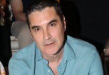 Ο Χριστόφορος Παπακαλιάτης κάνει wakeboard – «Ακόμα καλοκαίρι, ακόμα όρθιος»