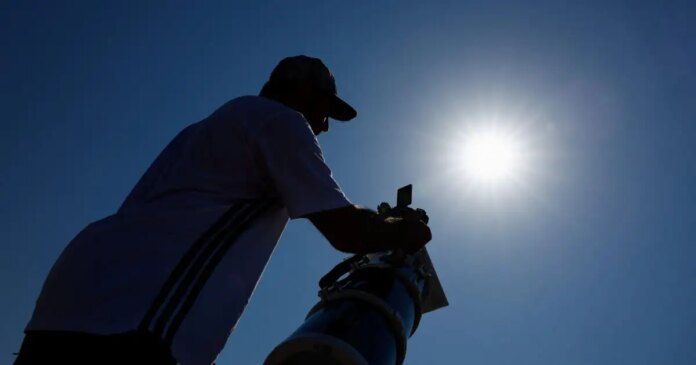 solar-eclipse-ekleipsi-iliou-reuters-1200x630.jpg