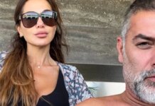 Δέσποινα Βανδή: Το φωτογραφικό άλμπουμ από τις καλοκαιρινές διακοπές – Οι αγκαλιές με τον Βασίλη Μπισμπίκη και τα παιδιά της