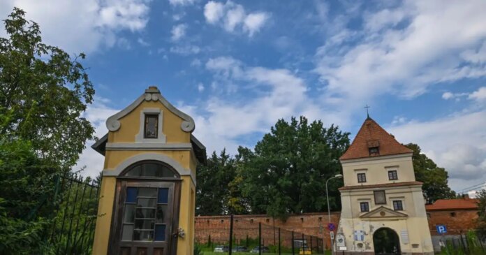 benedictine-sisters-monastery-in-jaroslaw-poland-1200x630.jpg