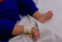 Γαλλία: Ανείπωτη τραγωδία με βρέφος ενός έτους που πνίγηκε σε κουβά με νερό και χλωρίνη
