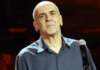Ο Ορφέας Περίδης έγραψε ποίημα για τον Γιώργο Μαζωνάκη: «Μαύρη πέτρα ρίχνω πίσω, στα παλιά δε θέλω να ξαναγυρίσω»