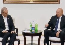 O Ιλχάμ Αλίγιεφ σέρβιρε τον Μασούντ Πεζεσκιάν και ήπιανε νερό από το Αζερμπαϊτζάν